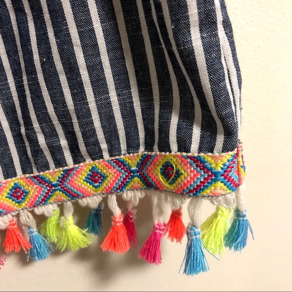 Entro Off the Shoulder Tassel Top - Picture 3 of 7